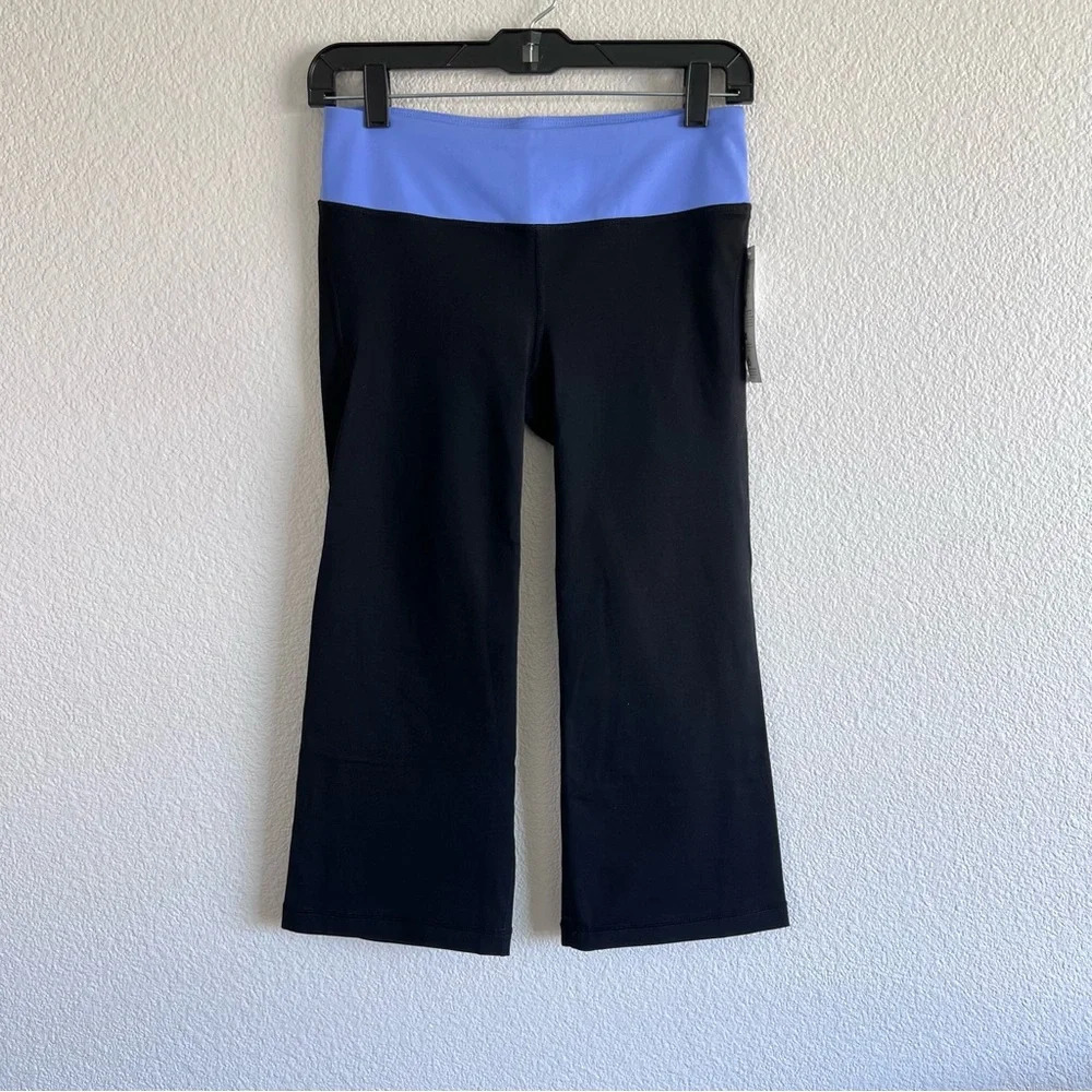 Gap Fit Gflex Womens Crop Black with Neon Light Blue‎